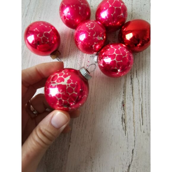 Vintage shiny bright Mercury pink ball ornament Xmas tree red - Picture 2 of 6